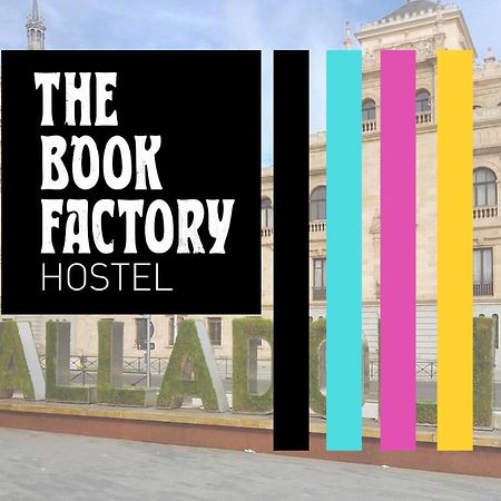 The Book Factory Hostel Valladolid Bagian luar foto