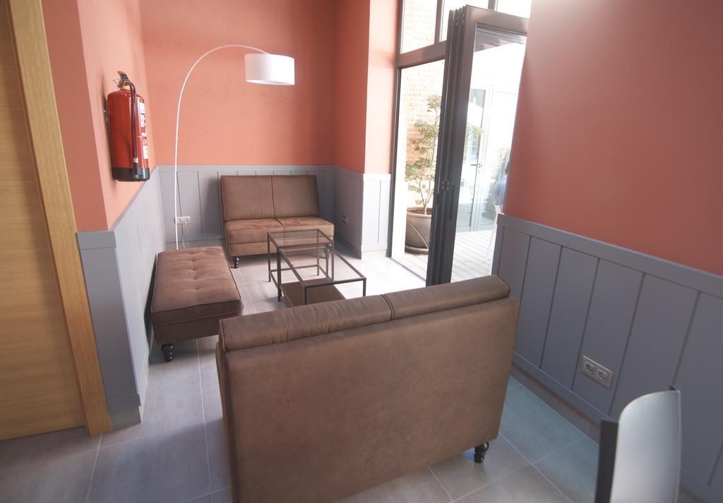 The Book Factory Hostel Valladolid Bagian luar foto