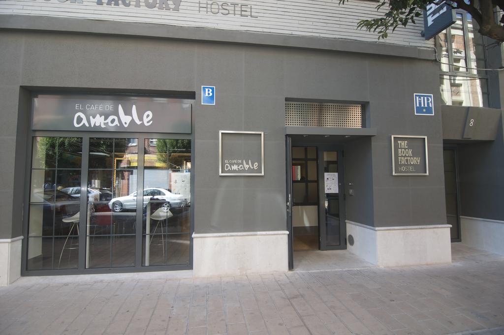 The Book Factory Hostel Valladolid Bagian luar foto