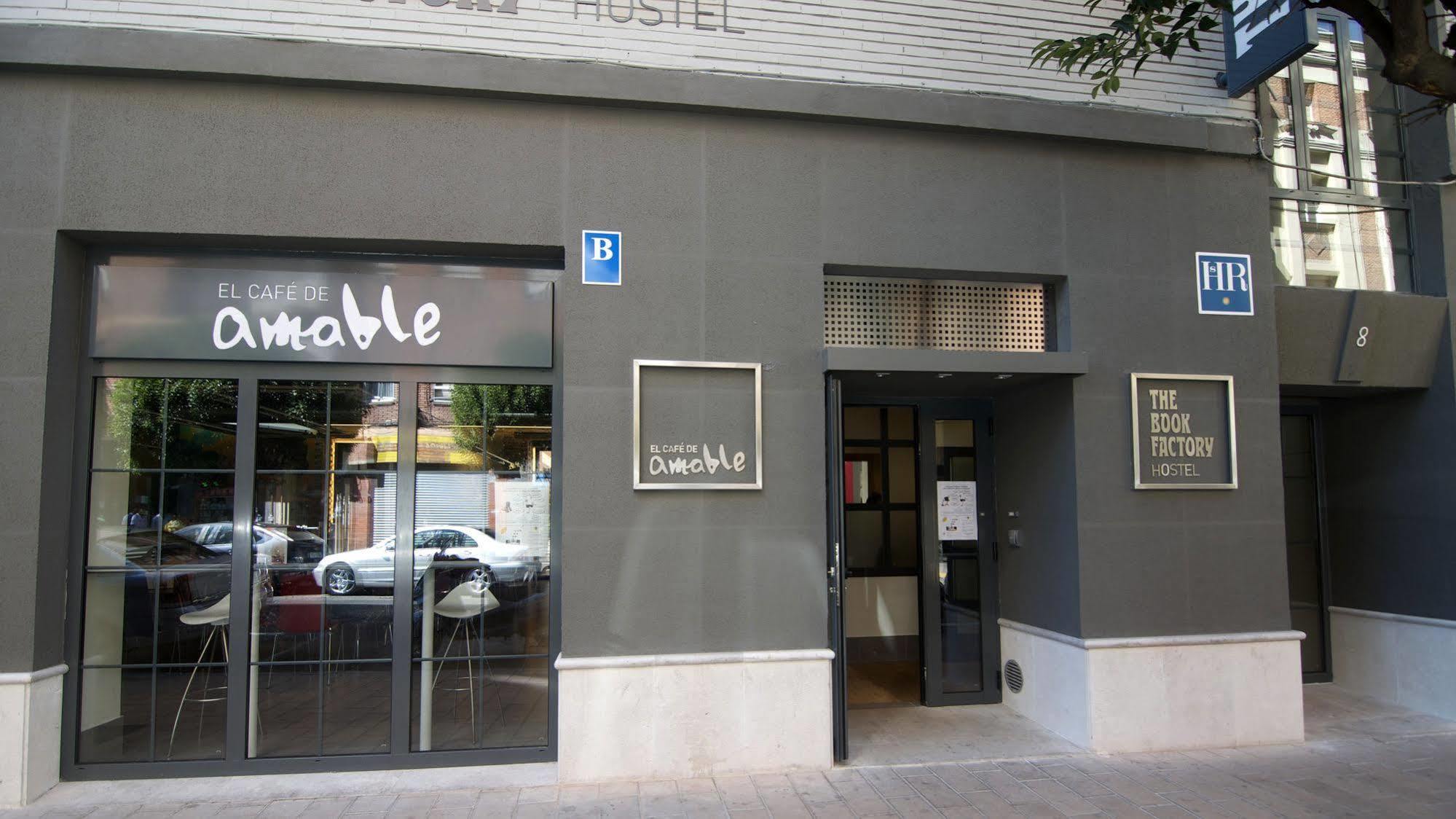 The Book Factory Hostel Valladolid Bagian luar foto