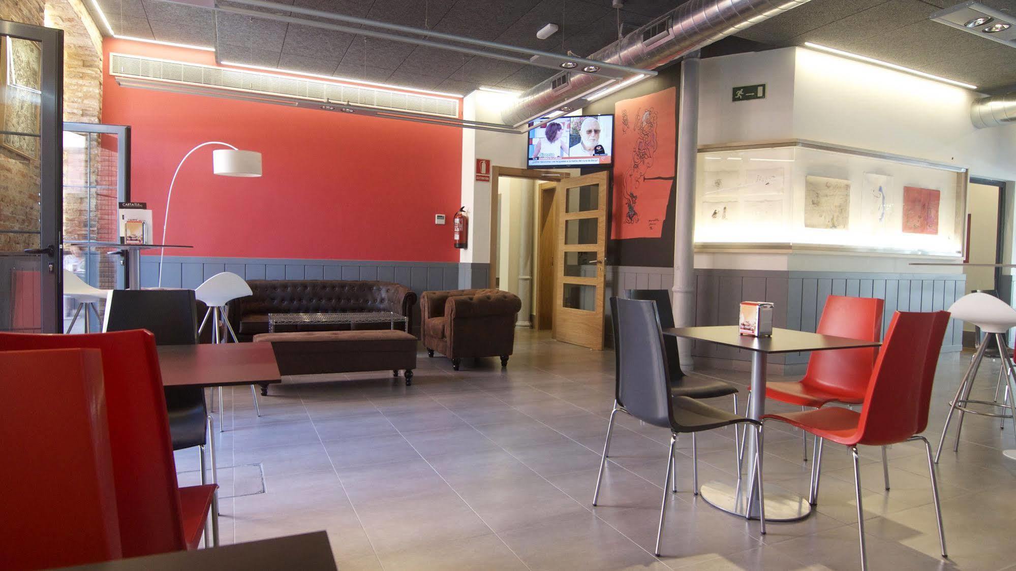 The Book Factory Hostel Valladolid Bagian luar foto
