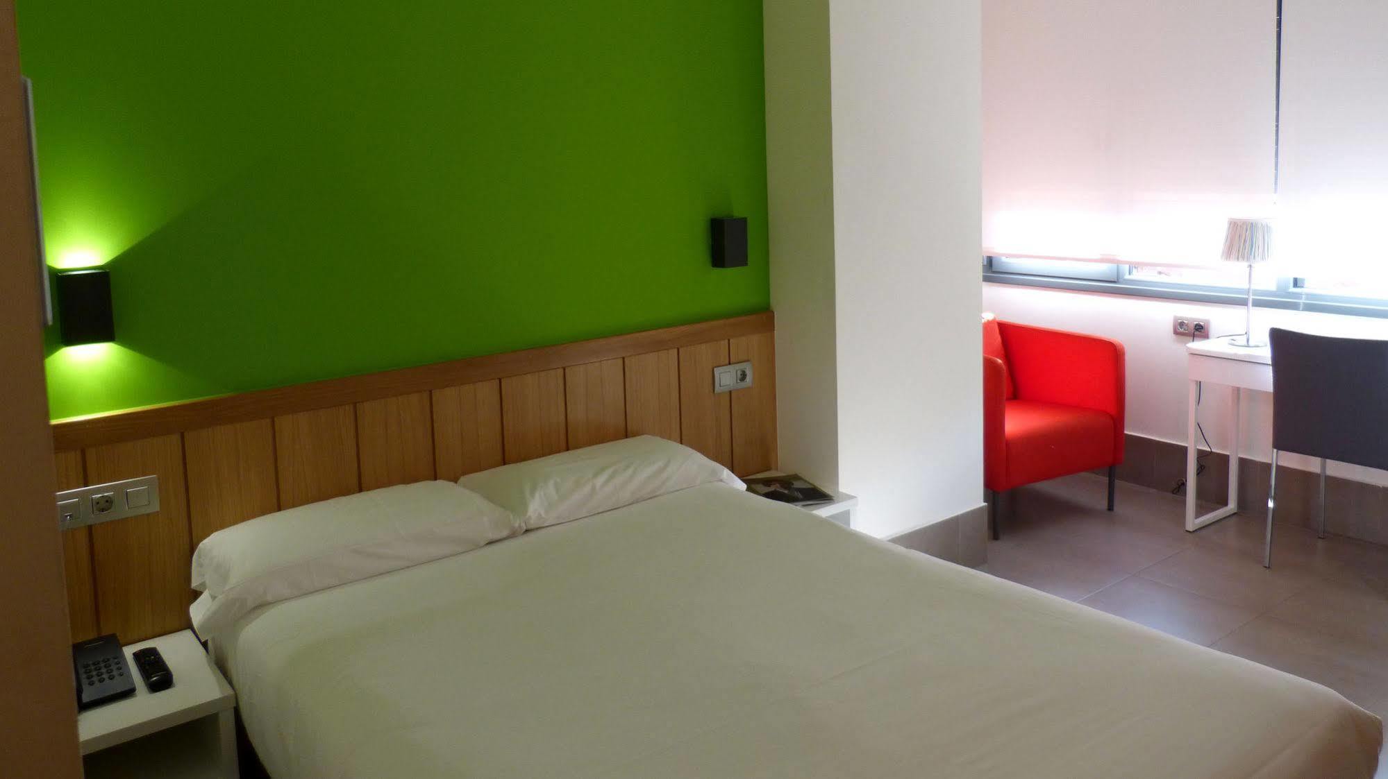 The Book Factory Hostel Valladolid Bagian luar foto